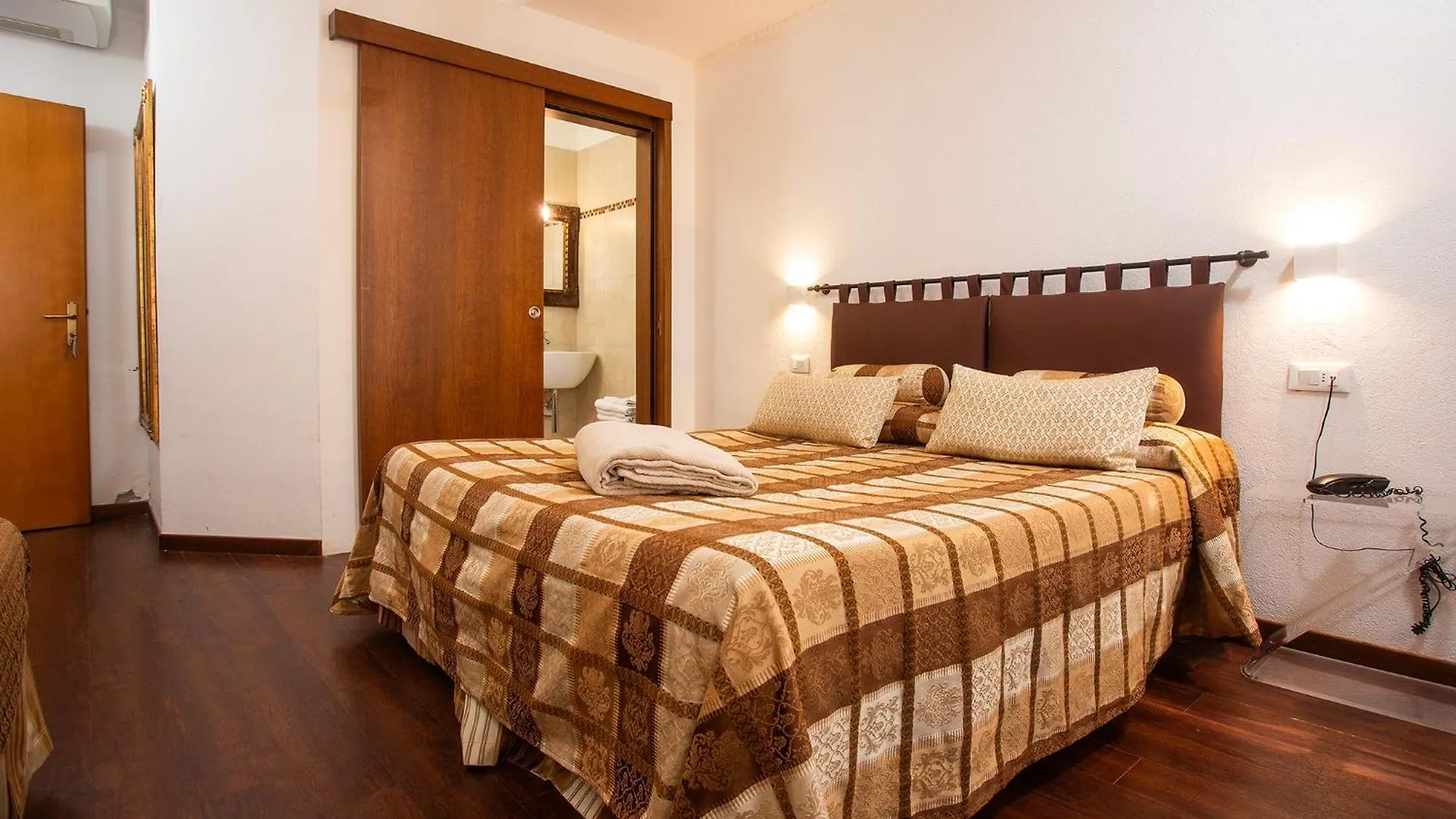 Albergo Marin Venezia 0*,  Italia